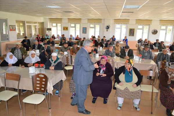Çivril Müftülüğü Huzur Evi ziyaretiyle yaşlılarımızı sevindirdi