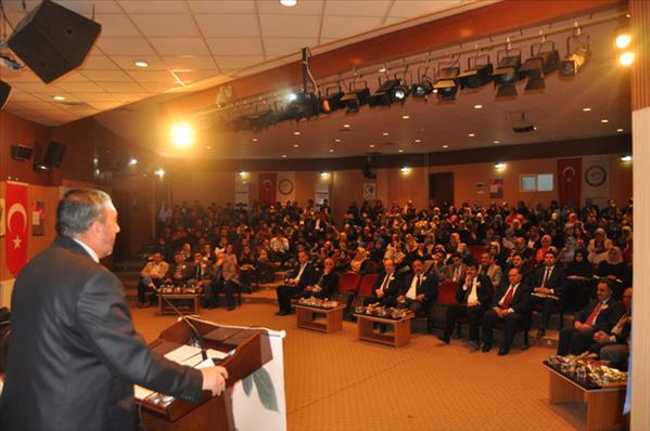 Hz Peygamber ve Birlikte Yaşama Ahlakı Konulu Panele Yoğun İlgi