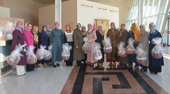 Kutlu Doğumda Yeni doğan Çocuklara Hediye sepeti