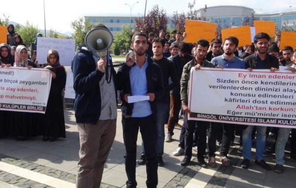 Diyarbakır'daki karikatür skandalına tepkiler dinmiyor