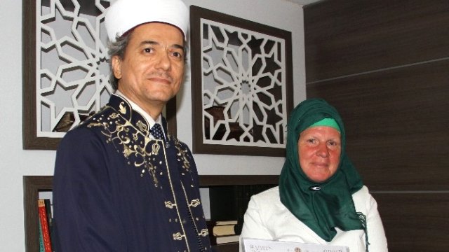 Alman Angelika Melek adını aldı Müslüman oldu