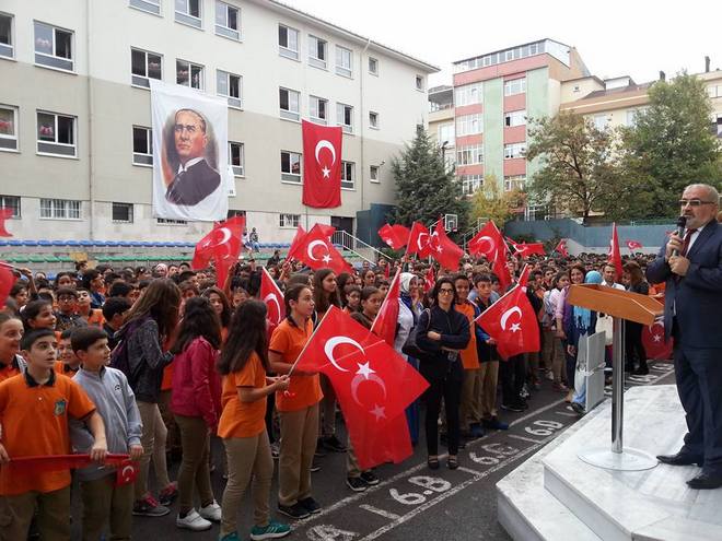 Kartal İhsan Zakiroğlu Ortaokulu\'nda Gözyaşları Sel Oldu