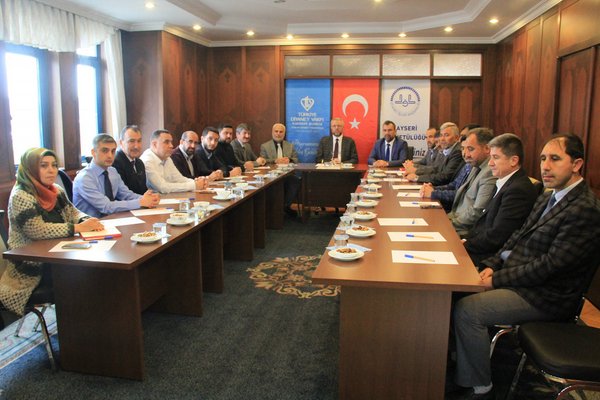 Kayseri\'de Hac ve Umre Acenteleri ile Toplantı Yapıldı