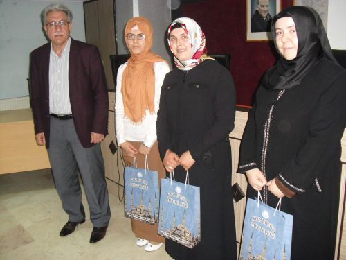 Kur\'an Kursu Öğrencileri Kur\'an-ı Güzel Okumak İçin Yarıştılar