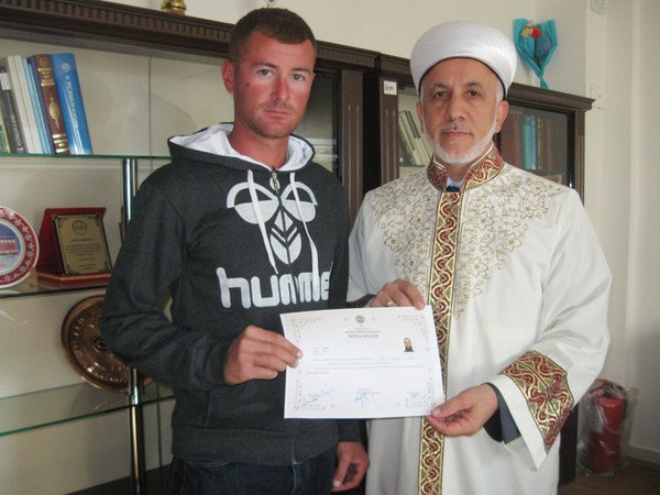 MOLDOVALI ANDREİ MÜSLÜMAN OLDU