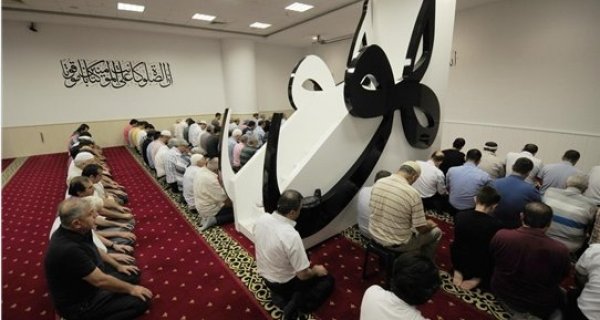 Sıra Dışı Mescide Yabancı İlgisi