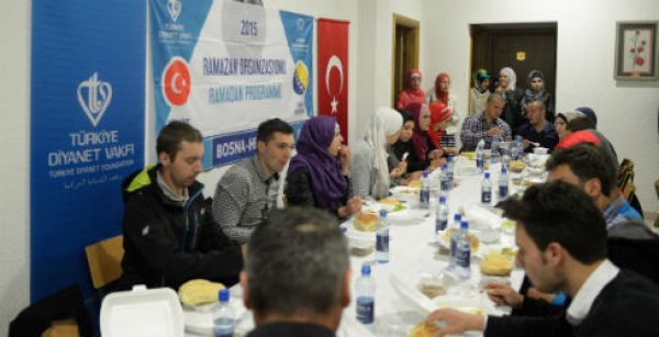 Türkiye Diyanet Vakfı Bosna'da İyilik Sofrası kurdu