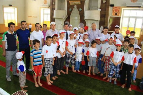 Yaz Kursunda Masa Tenisi ve Badminton Kursu da veriliyor